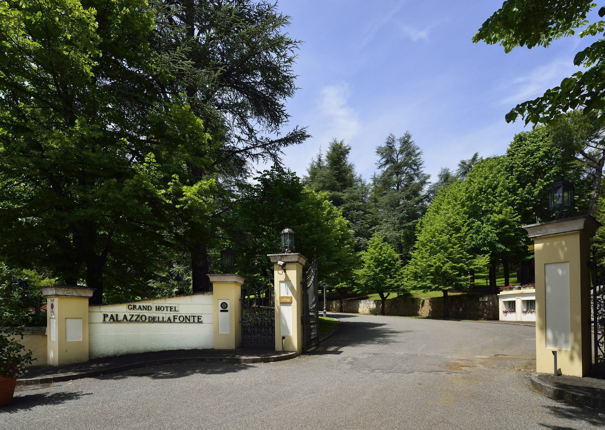 Grand Hotel Palazzo Della Fonte Fiuggi Exterior photo